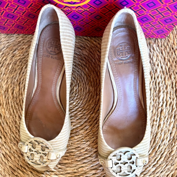 Tory Burch - Mini Miller Open Toe 65mm Wedge - Color Trench Tan - Size 6 - Picture 3 of 11